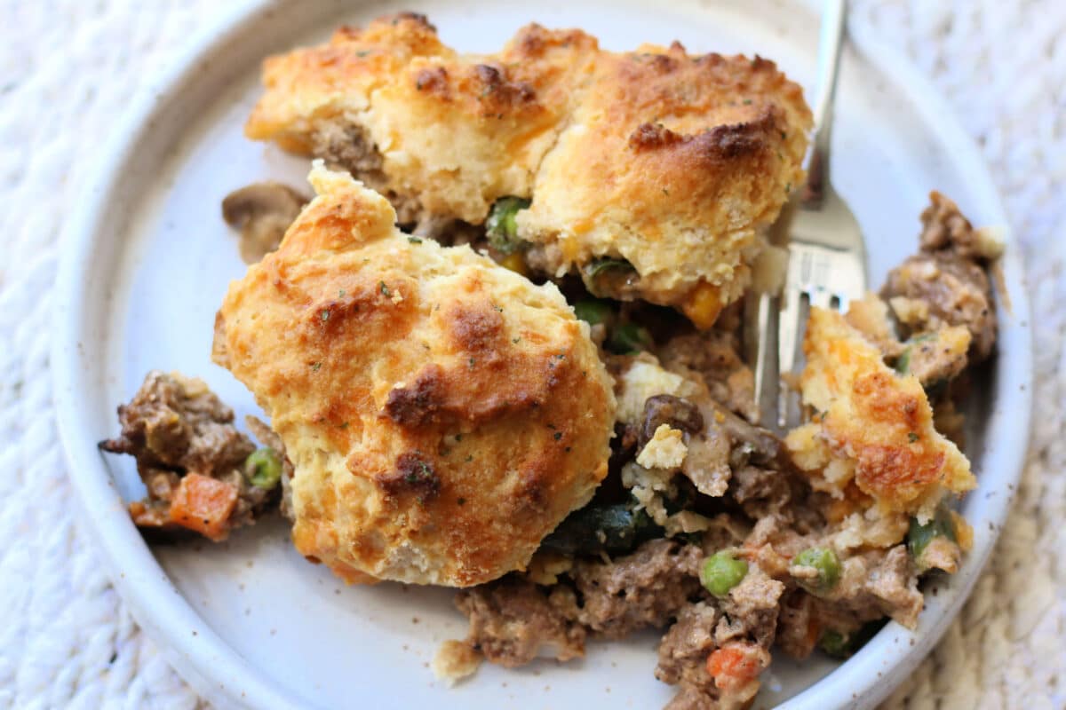 Easy Cheddar Bay Hamburger Casserole