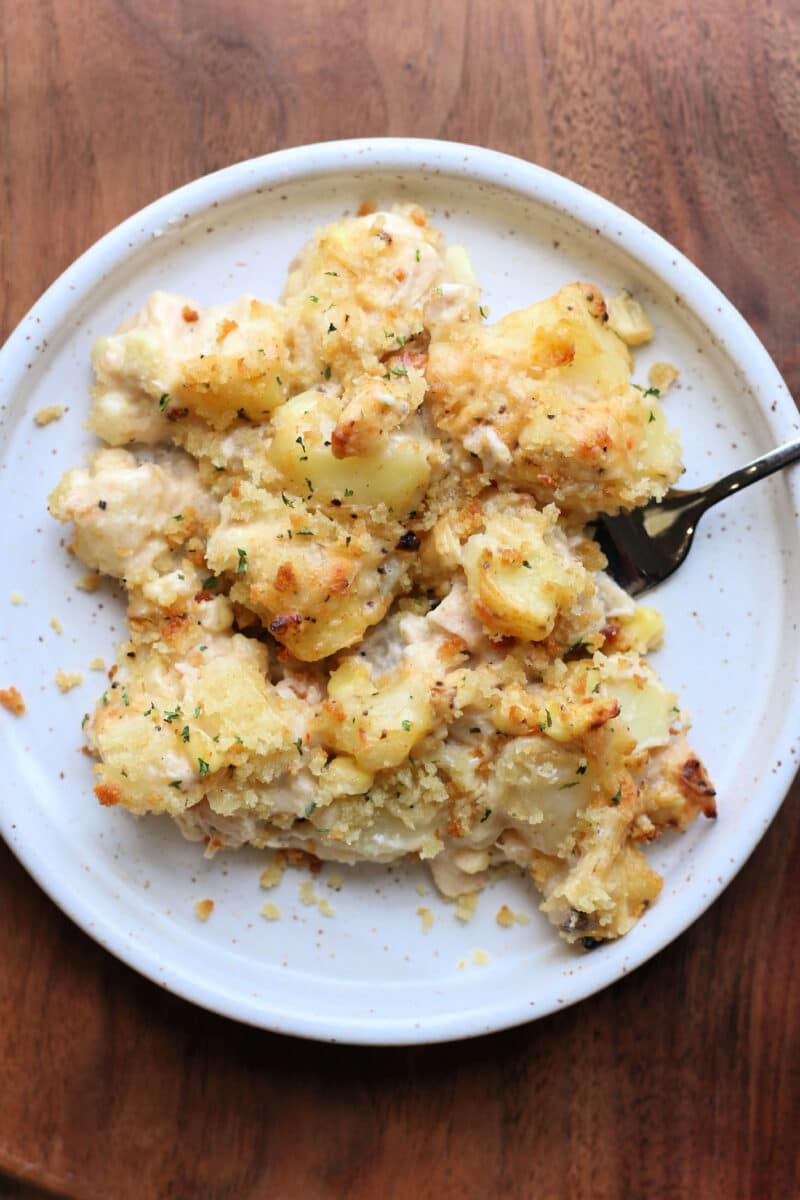 Pepper Jack Potato Casserole--a creamy, cheesy casserole made with tender potatoes, rotisserie chicken, sweet corn, pepper jack cheese and a crispy buttery panko topping.