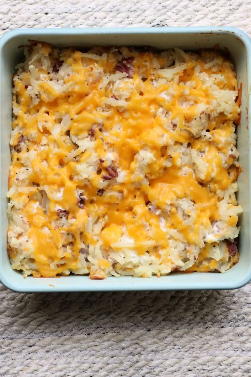 Aunt Bee's 3-Ingredient Casserole--an easy side dish made with tender red potatoes, sour cream and plenty of cheddar cheese.