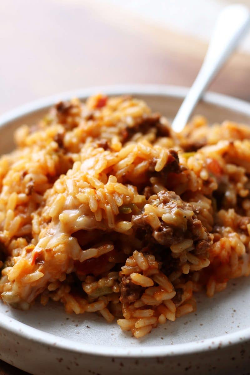 No Fuss 5-Ingredient Ground Beef Casserole--an easy Instant Pot dinner made with ground beef, rice, salsa and pepper jack cheese for a quick, cheesy meal with hardly any prep.