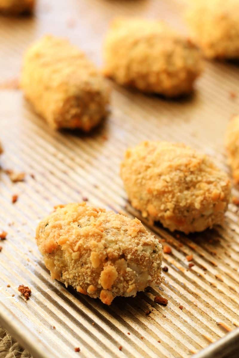 Tender, oval-shaped chicken or beef meatballs coated in buttery Ritz cracker crumbs and baked until golden brown and crispy. This easy dinner recipe is inspired by the traditional Turkish dish Kadınbudu Köfte.